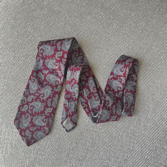 Christian Dior Vintage Tie Paisley Print, Silk, 58" long, made in Italy, classic - Picture 1 of 2